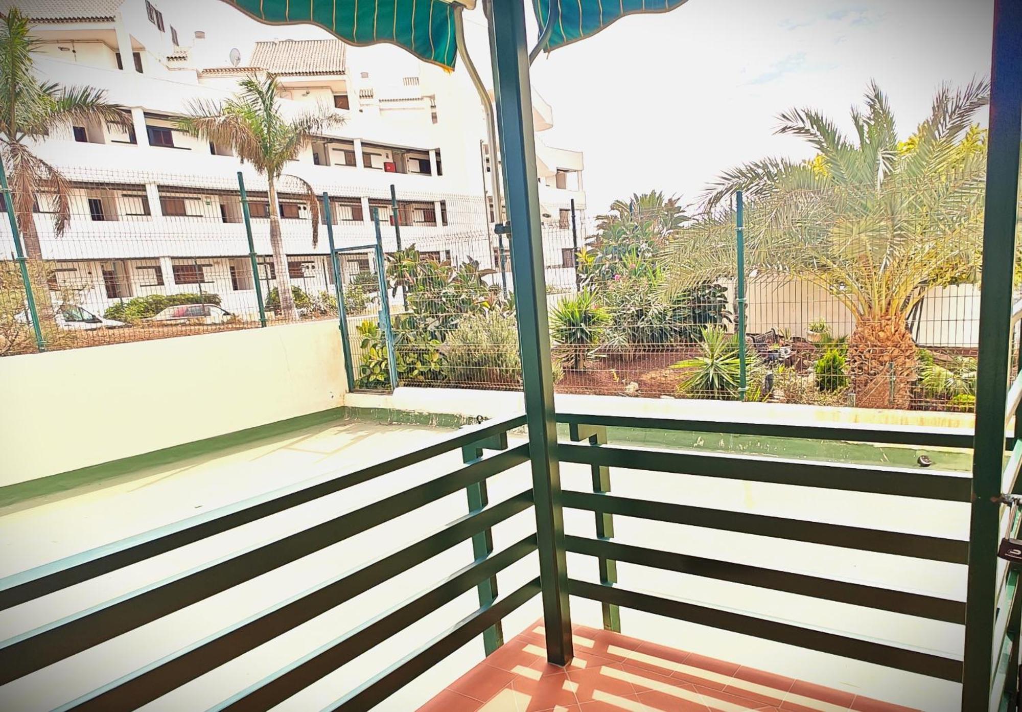 Sun Apartment - 3 Bedrooms, Priv Parking, Pool, Ac, Tv Channels, Fibre Net Los Cristianos  Exterior foto